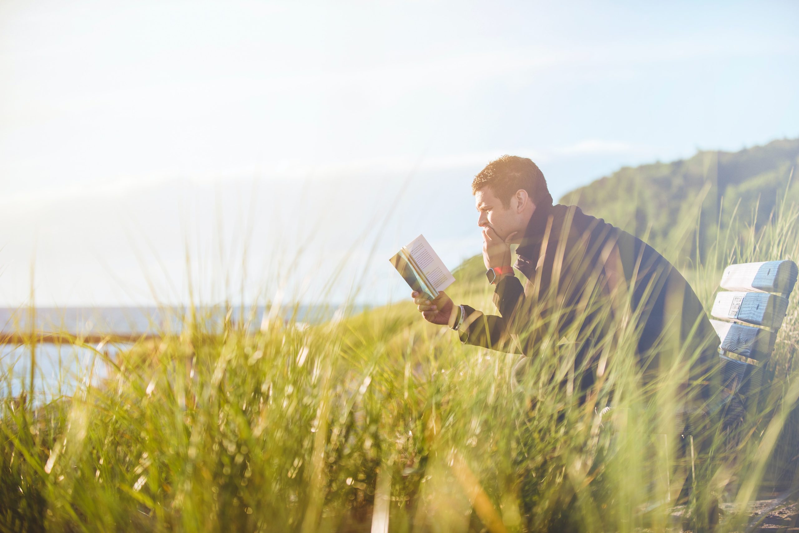 【読書家にオススメ】人生の悩みがスッキリする良書３選｜生き方の本質を理解している人は強い